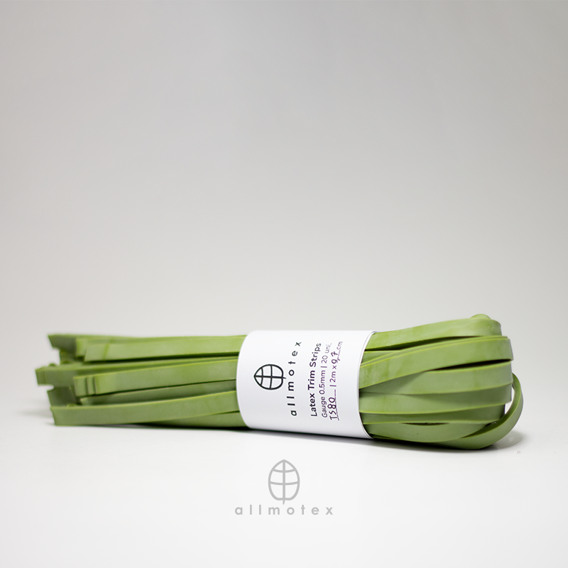 Natural Green 0,7cm latex trim with allmotex label on a white background